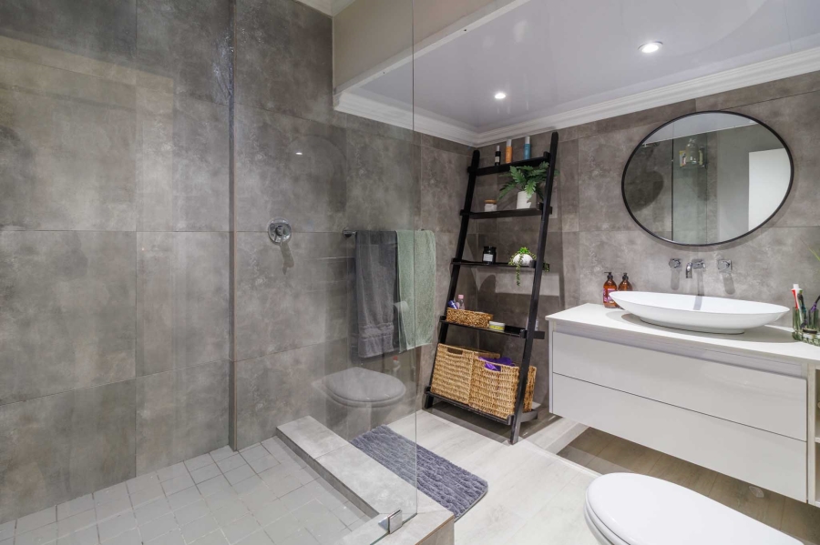 To Let 2 Bedroom Property for Rent in Sea Point Western Cape